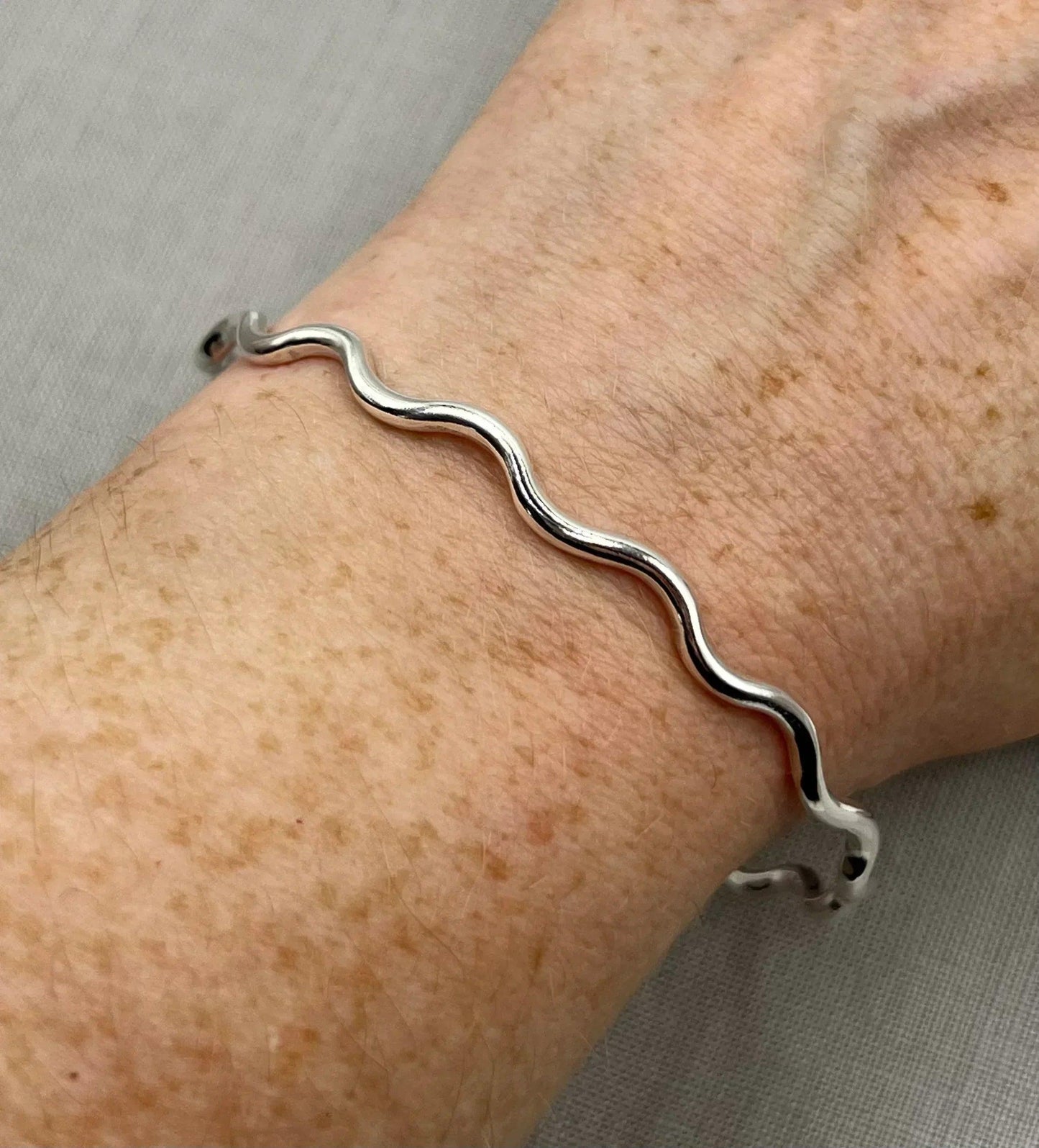 Heavier2.5mmWavyBangle2_bac9d909-482b-431f-89ae-5f861ba7cee2 - Kathryn Jane Jewellery