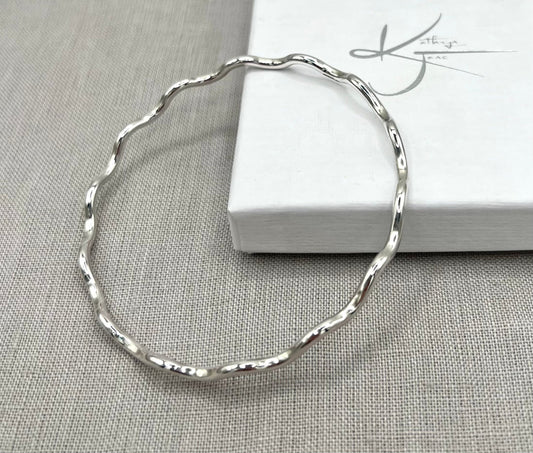 Classic Wave Bangle – Heavyweight Silver